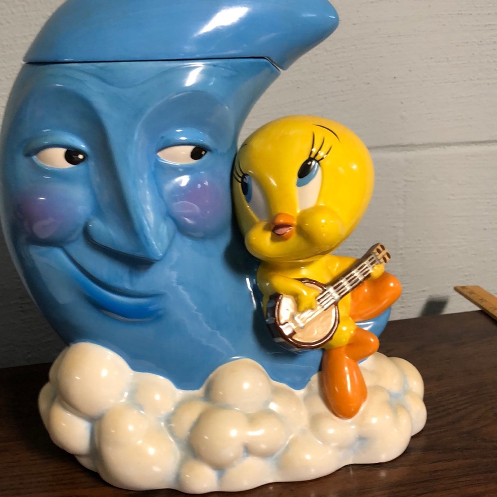 Tweety Bird cookie jar